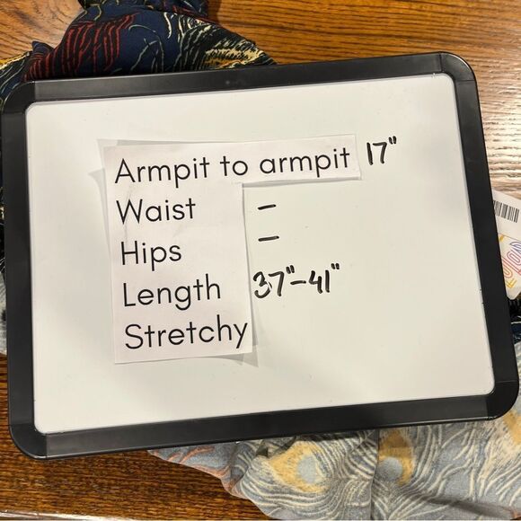 LuLaRoe Carly feather print Casual hi-low Midi dress size XS - Picture 8 of 11